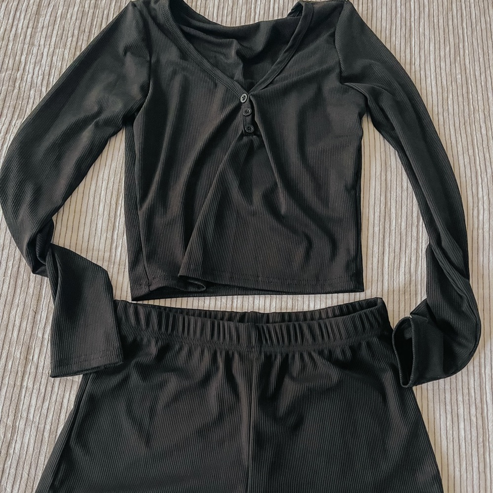 Women’s two piece sleep set brand new never worn